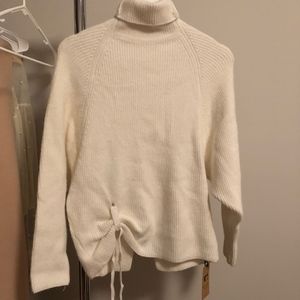 white sweater， new with tag